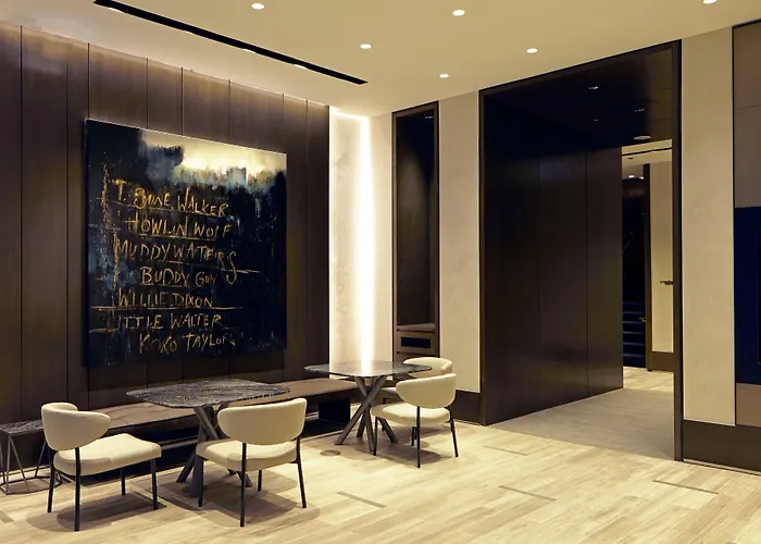 Hyatt Centric The Loop 4*