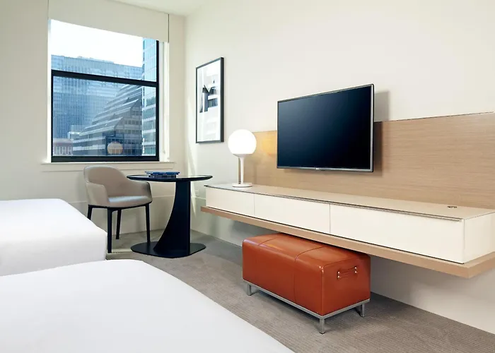 Hyatt Centric The Loop 4*