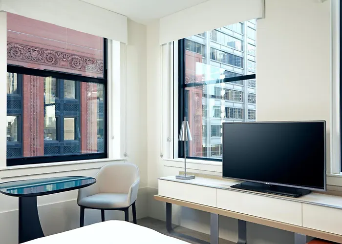 Hyatt Centric The Loop Hotel 4*
