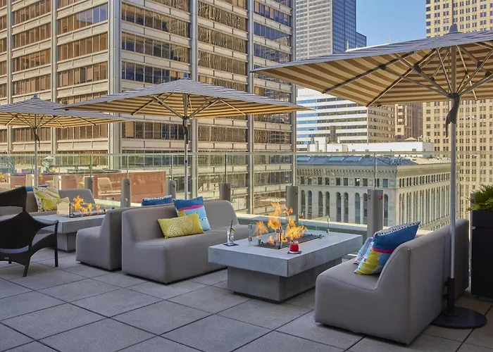 Hyatt Centric The Loop 4*