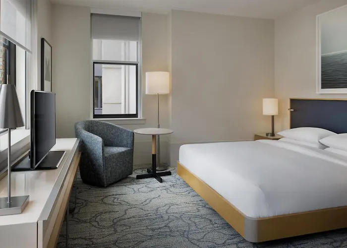 Hyatt Centric The Loop 4*