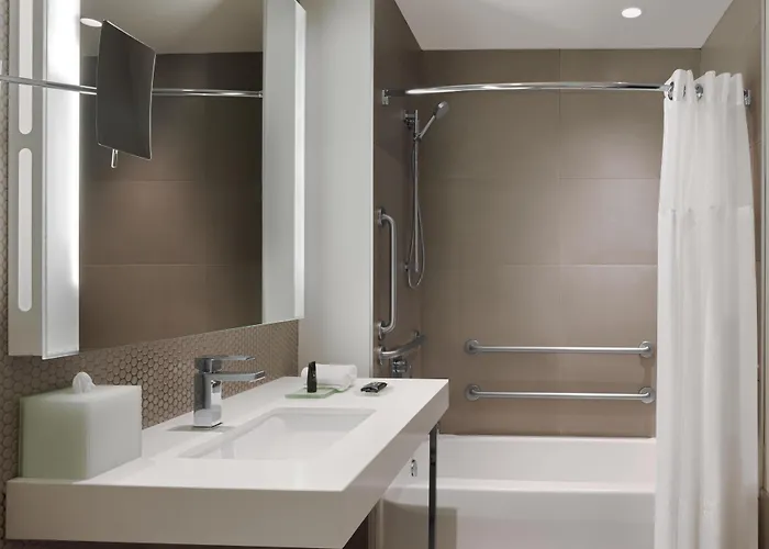 Hyatt Centric The Loop 4*
